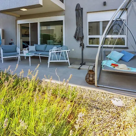 Sea View With Garden Joshua Split