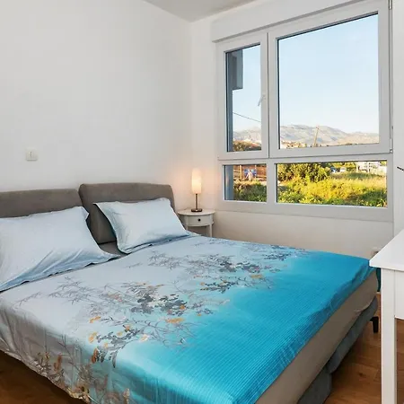 Sea View With Garden Joshua Apartment Split