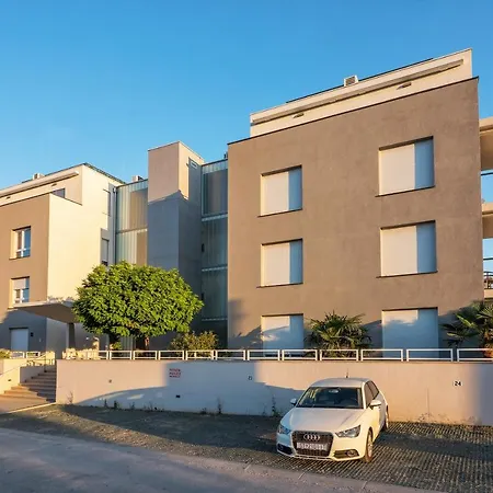 Sea View With Garden Joshua Split