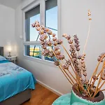 Appartement Joshua Near Znjan In Split
