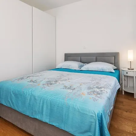 Sea View With Garden Joshua Апартаменты Сплит