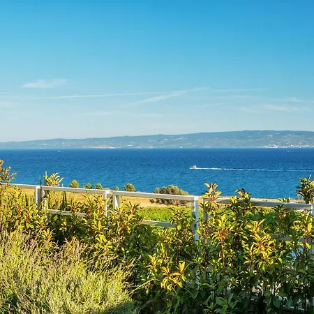 Sea View With Garden Joshua Daire *